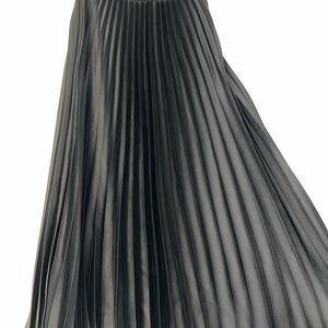 H&M Black A-Line Pleated Skirt
